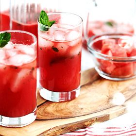 ΚΑΛΟΚΑΙΡΙΝΟ COCKTAIL ΜΕ ΒΟΤΚΑ ΚΑΙ ΚΑΡΠΟΥΖΙ