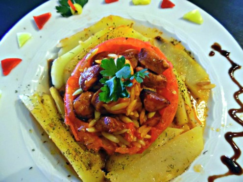 Ντομάτες γεμιστές με κριθαράκι